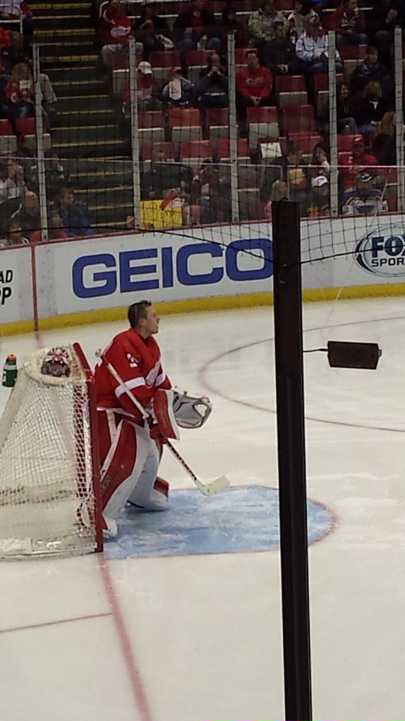 Jimmy Howard warms up